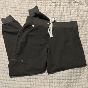 Figs Zamora petite small black joggers